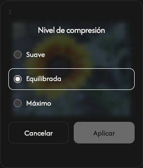 Ajustes de compresión de una imagen con los niveles suave, equilibrado y máximo, y las acciones cancelar y aplicar.