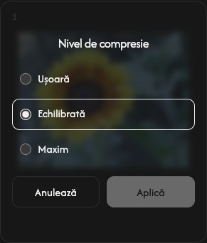 Setările de compresie ale unei imagini, cu Light, Balanced, Maximum, Cancel și Apply.
